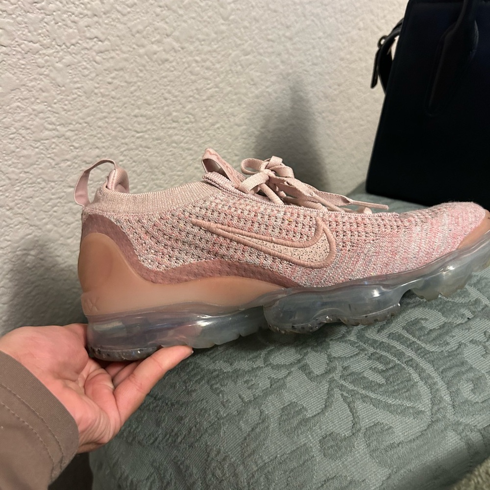 Woman’s nike air 2021 vapor max flyknit